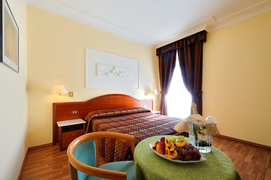 Hotel Benessere Villa Fiorita Colfiorito Eksteriør billede